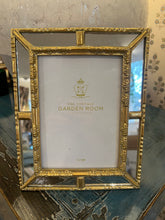 Load image into Gallery viewer, Gold Mirrored 5x7 inch Photo Frame
