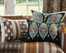 Load image into Gallery viewer, Flores Spice Cushion
